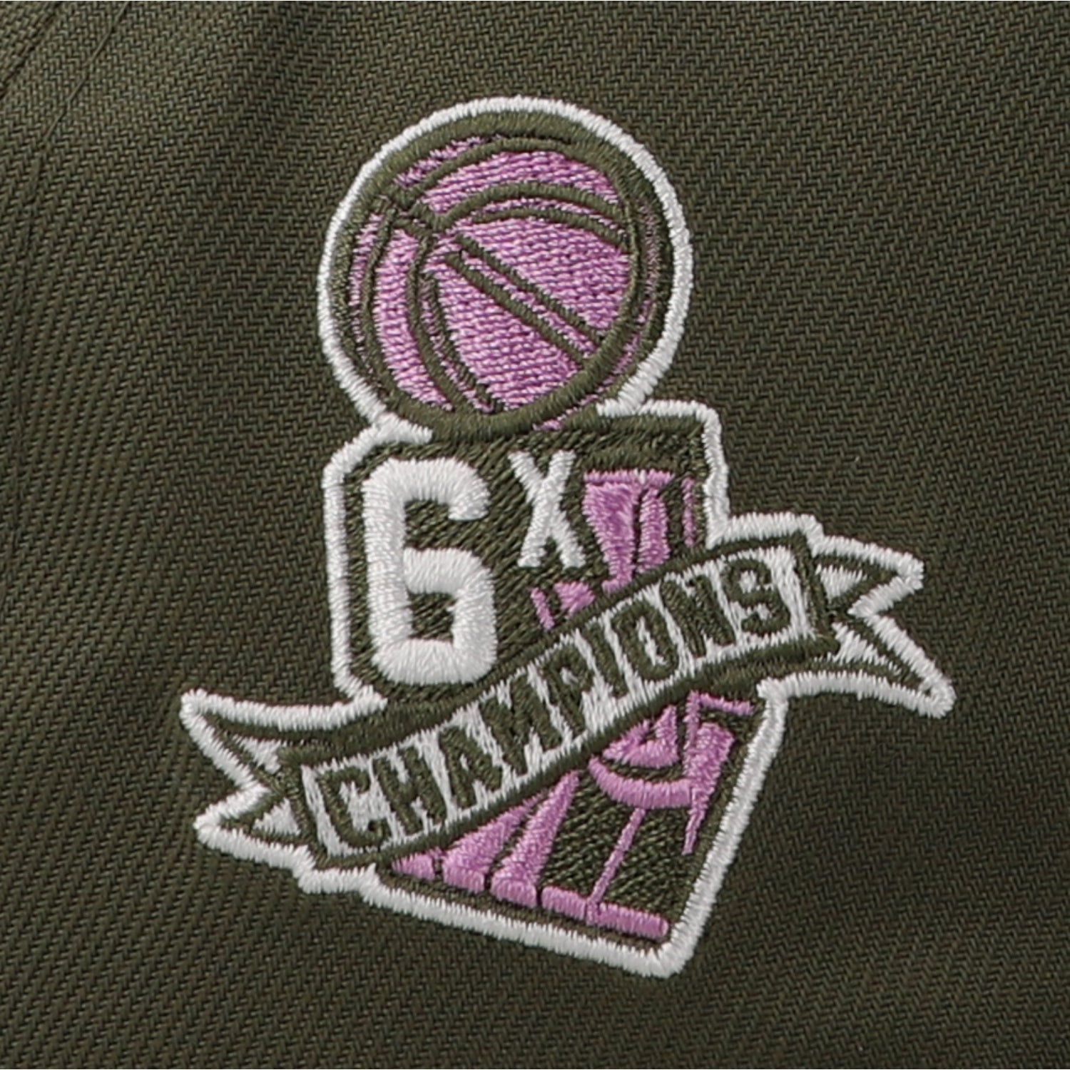 Gorra New Era 59Fifty NBA Bulls Lavender Field Verde Cerrada